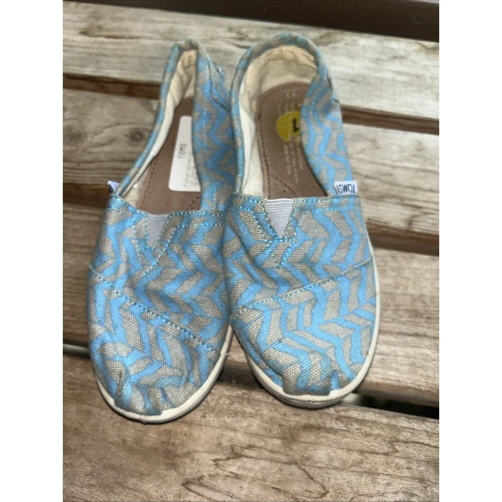 TOMS Tiny Kids Aqua Chevron Slip Ons Size 1
